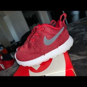 Infant/Toddler Nike Shoes- Size 6c